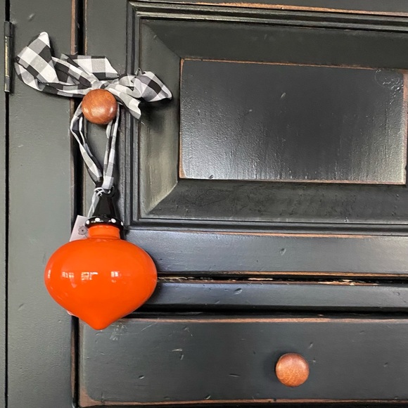 NWT CLAY CHICK CERAMICS Solid Ornament w/Ribbon - Picture 2 of 5